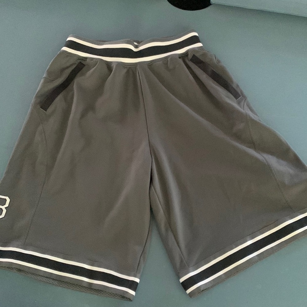 Like new Men’s Jordan basketball shorts